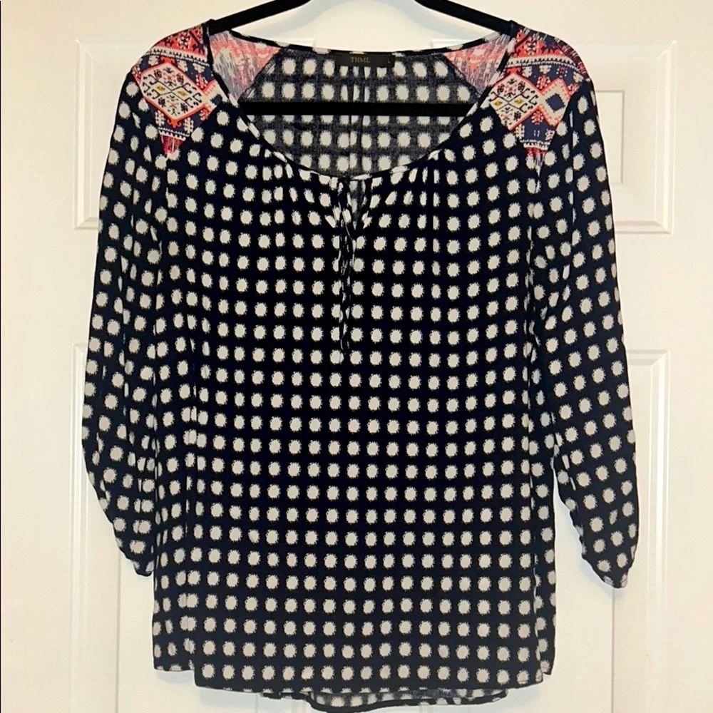 THML Polka Dot Top Coral Design Women's L Navy/White Maximalist Roll Tab Sleeve